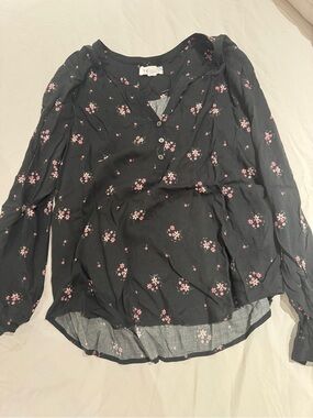 Velvet Black Floral Long-Sleeve V-Neck Top with Pink Blossoms size S